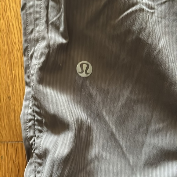 Lululemon sz 8 Dance Studio Crop *25" Lunar Rock, excellent condition like new - Picture 8 of 13